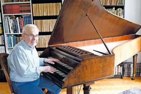 Der Frankenthaler Musiker und Komponist Wolfgang Müller-Steinbach mag den Klang eines Cembalos lieber als den eines Klaviers.