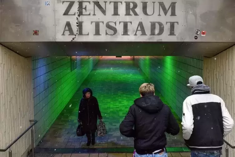 Streitobjekt: die Fußgängerunterführung zwischen Fußgängerzone und Bahnhofsvorplatz beim Saalbau. Foto: LM