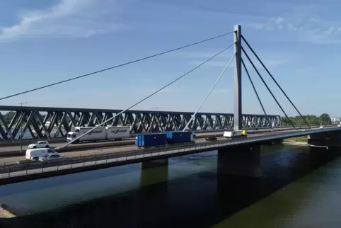 rheinbruecke_107.JPG