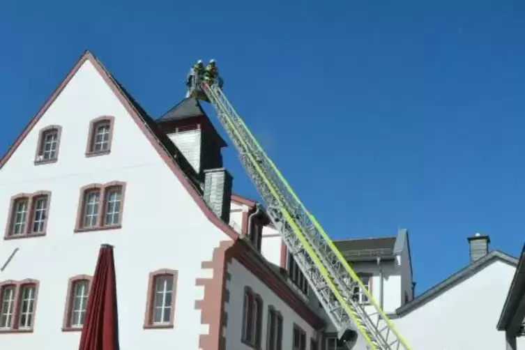 Übung am Alten Rathaus in Grünstadt. Foto: JÖS 