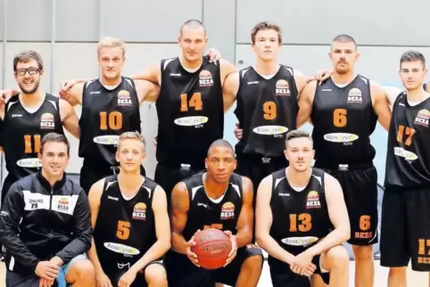 Auf ein Neues (von links): hinten Martin Langenfeld, Leonard Laxa, Philipp Behrendt, Vincent Schwalbach, Jan Wroblewski und Eric