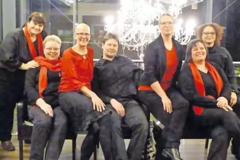 Hans Jochen Kaube (Mitte) leitet das Vokalensemble „Cantabo“.