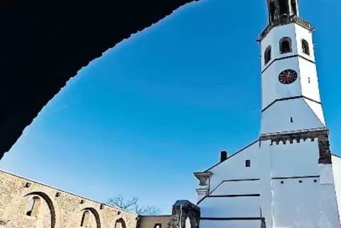 Nur die Ruine der Stiftskirche erinnert in Frankenthal an das mittelalterliche Kloster.