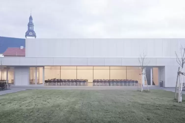 In den Dirmsteiner Ortskern gezirkelt: Die Festhalle von BauEins-Architekten bekam in Trier eine Anerkennung.