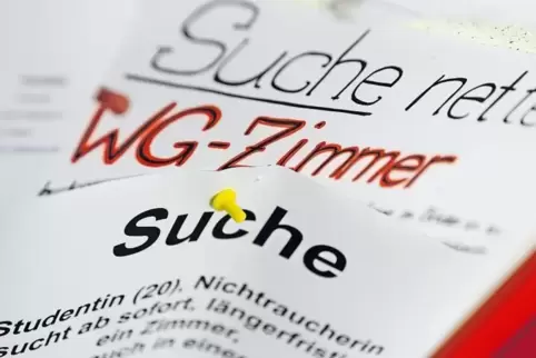 Wohnungssuche: Tausende Studenten suchen in der Fächerstadt eine Bleibe.