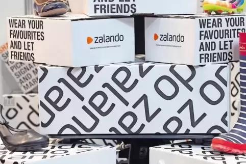 Der zehn Jahre alte Online-Händler hält trotz der jüngsten Rückschläge am Ziel fest, bis 2020 den Umsatz zu verdoppeln.