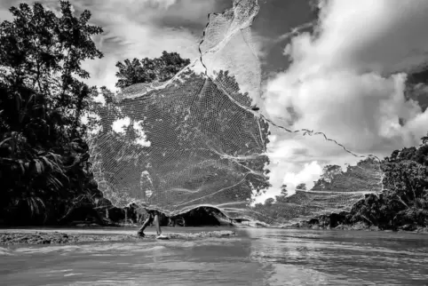 Der Fluss und der Urwald bilden die Lebensgrundlage der Menschen am Rio Jordão, deren Vorfahren oft im 19. Jahrhundert als Kauts