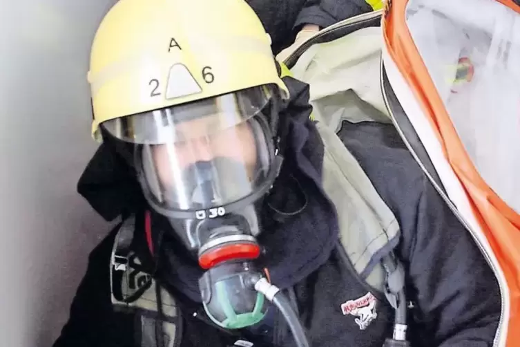 Pressluftatmer sch&uuml;tzen die Kameraden vor Gasen. Die Ger&auml;te, die in He&szlig;heim im Einsatz waren, m&uuml;ssen jetzt ersetzt werden. F&uuml;r e