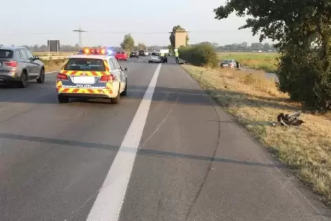 Der rechte Fahrstreifen war bis 8.45 Uhr gesperrt. Foto: Autobahnpolizei 