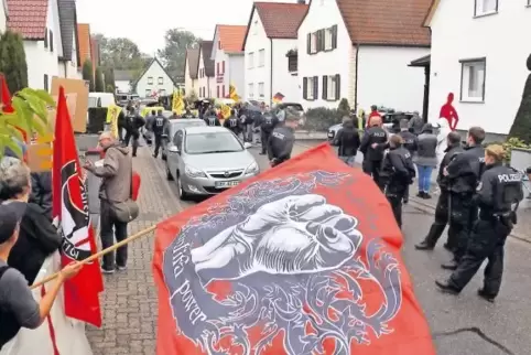 Normalerweise ruft das rechte Frauenbündnis am ersten Samstag zur Demonstration in Kandel auf. Gestern fand eine kurzfristig org