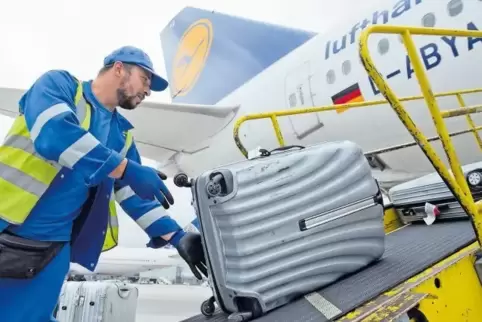 Das Ver- und Entladen setzt Koffern und Taschen zu und kann deren Inhalt in Mitleidenschaft ziehen.