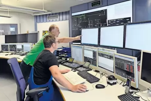 Die Stadtwerke – hier ein Blick in die Stromleitwarte – hat inzwischen auch die Netze der Nachbargemeinde Bobenheim-Roxheim gepa
