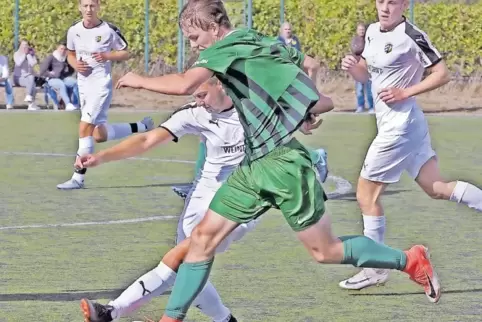 Dynamisch: Thomas Rudolph vom TV Ellerstadt (grünes Trikot).