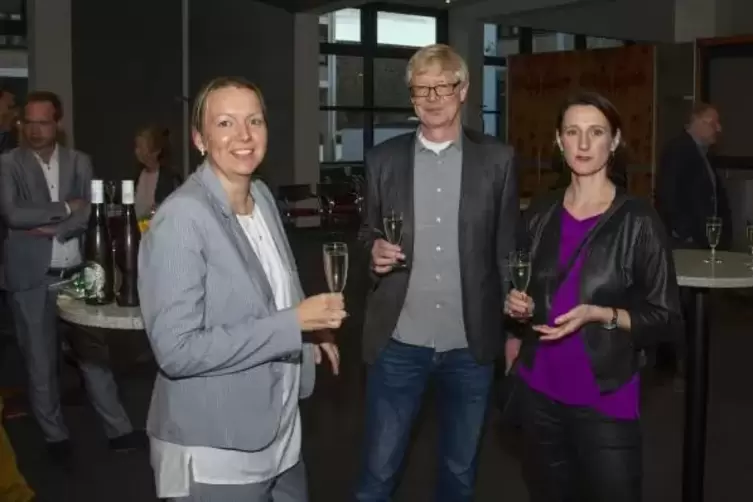 Nicole Sperk (links) und Antje Landmann sind seit einer Woche die Nachfolgerinnen von Dietrich Wappler im Kulturressort. Foto: K
