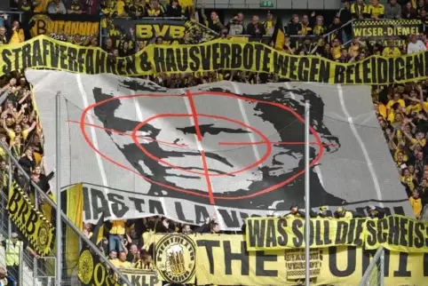 Dieses Banner zeigten Anhänger des BVB am vergangenen Samstag.  Foto:dpa 