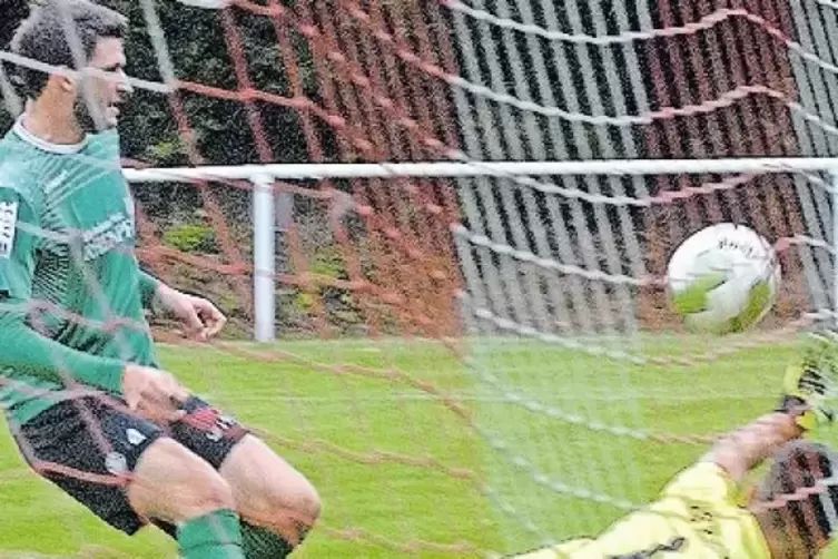 Freut sich aufs Derby: VB-St&uuml;rmer Sebastian Meil (hier gegen R&uuml;ssingen).