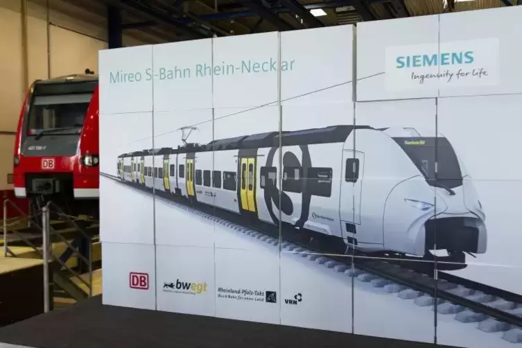 Mangels eines realen Zugs wurde in Ludwigshafen mit einem Puzzle aus Würfeln das Design der künftigen Fahrzeuge für das Los 2 de