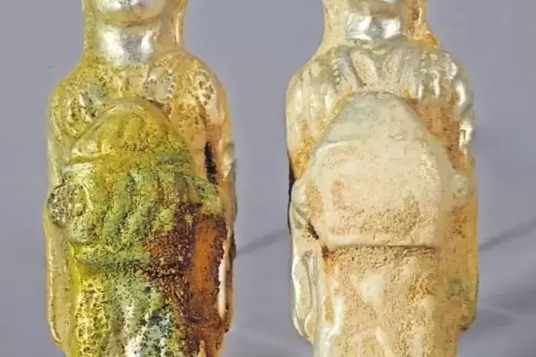 Silberstatuetten des R&uuml;lzheimer Klappstuhls.