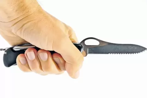 Der Angeklagte soll sein Opfer mit einem Taschenmesser, ähnlich wie diesem, in Oberkörper, Arme und in den Rücken gestochen habe