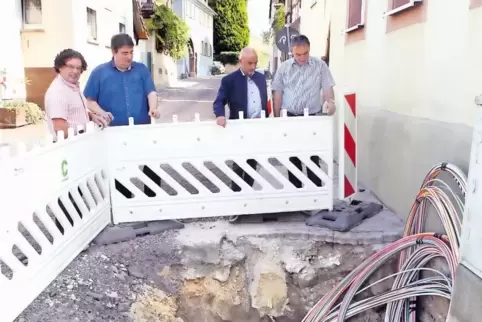 Im September 2016 überprüfte RMT-Chef Rolf Tresch (Zweiter von rechts) zusammen mit Martin Engelhard (rechts), dem Leiter der Ve
