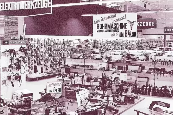 Innenansicht aus der Gründerzeit: Ein Blick in das Angebot des Bornheimer Marktes im Jahr 1968 bei der Eröffnung. Innenansicht aus der Gründerzeit: Ein Blick in das Angebot des Bornheimer Marktes im Jahr 1968 bei der Eröffnung.