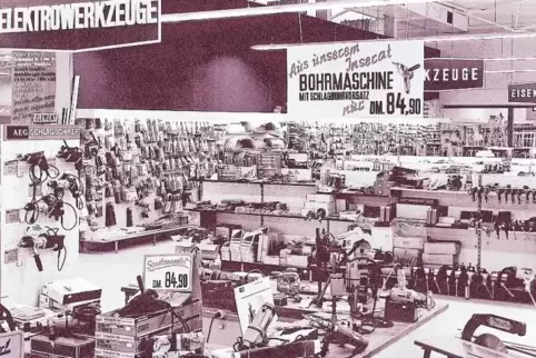 Innenansicht aus der Gründerzeit: Ein Blick in das Angebot des Bornheimer Marktes im Jahr 1968 bei der Eröffnung.