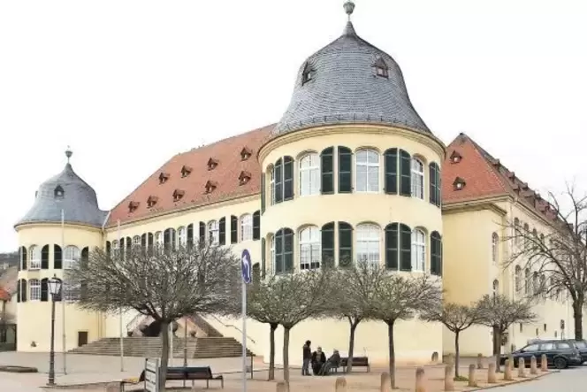 Das Bad Bergzaberner Schloss ist nicht nur der Sitz der Verbandsgemeinde-Verwaltung, auch der Stadtbürgermeister hat dort sein B