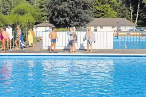 Die Verbandsgemeinde Rodalben möchte das Freibad auf der Biebermühle zum Naturbad mit Anbindung an den Bachlauf und einem Strand