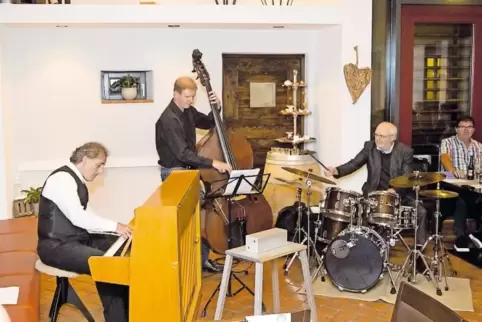 Das Frankfurt-Jazz-Trio bot Jazz vom Feinsten.