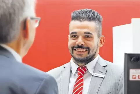 Derzeit durchläuft Mahmoud Barazi wie seine deutschen Kollegen die unterschiedlichen Abteilungen der Sparkasse Südwestpfalz.