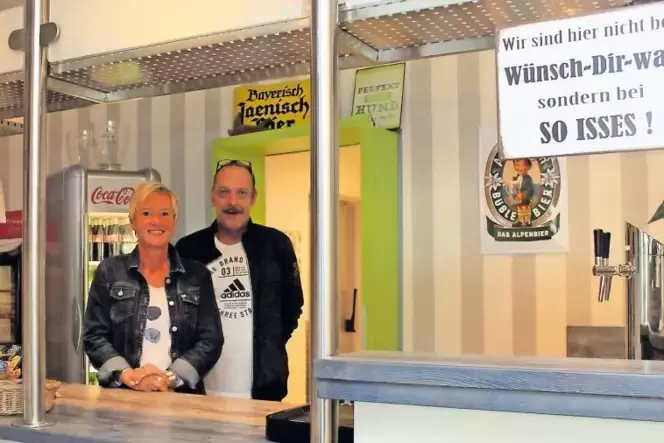 Schwierige Personalsuche: Nicht nur Uwe Walter, neuer Betreiber des Kunst Cafés am Vogelwoog, sucht nach Personal. Auch Gastrono