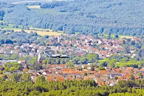 Wächst zusammen: Vom Landstuhler Bismarckturm aus lässt sich schon keine Grenze mehr zwischen den Stadtteile Ramstein und Miesen