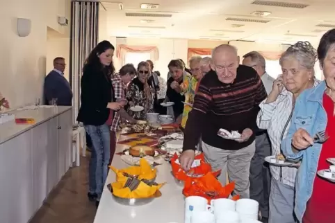 Ran an den Speck: Am Buffet gab es Zwiebelkuchen.