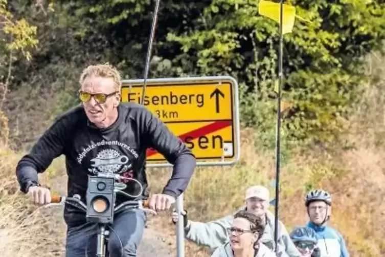 Ein Hingucker: Hoch zu Rad in Ramsen.