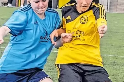 Johanna Maria Schäfer (rechts) fehlt den SVO-Frauen bei der morgigen Partie.