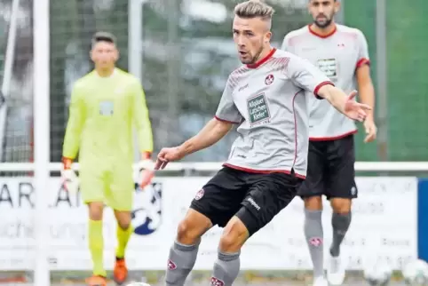 Wiedersehen mit Jonas Singer? Seit Saisonbeginn trägt der Ex-FKP-ler das Trikot des FCK. Bei der U21 in der Oberliga Stammspiele