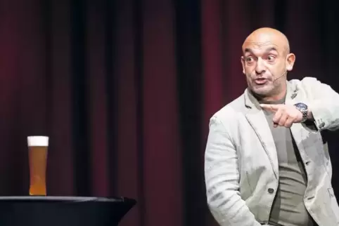 Bayer und Türke: Django Asül.