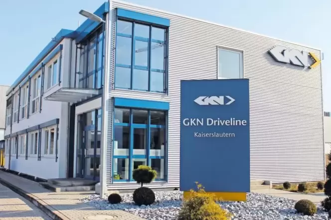 Das Verwaltungsgebäude von GKN Driveline liegt mitten im Opel-Werk. Mit den Opelanern teilt sich GKN außerdem eine Produktionsha Das Verwaltungsgebäude von GKN Driveline liegt mitten im Opel-Werk. Mit den Opelanern teilt sich GKN außerdem eine Produktionsha