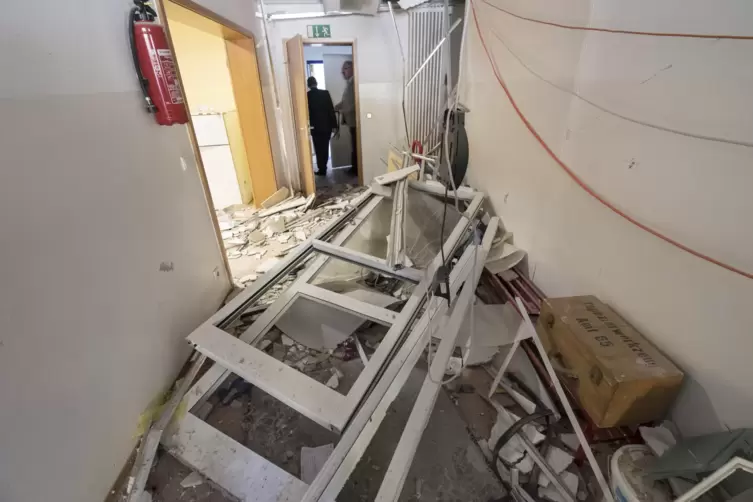 Kaiserslautern_Geldautomat_gesprengt_Kindergarten_beschaedigt_2018_10_08_-05-_VIEW.jpg