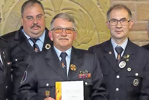 Für langjährige Dienste in der Feuerwehr geehrt: Frank Kerchner, Michael Kassel und Thomas Glöser (von links).