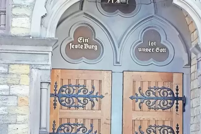 Ein schöner Anblick sind die neuen Türen der Pauluskirche. Ein schöner Anblick sind die neuen Türen der Pauluskirche.