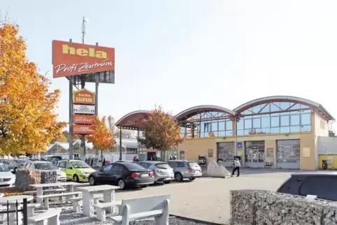 In der Pfalz beschäftigt Globus in seinen 13 Warenhäusern und Baumärkten 3180 Mitarbeiter. Auch der Hela-Baumarkt in Germersheim