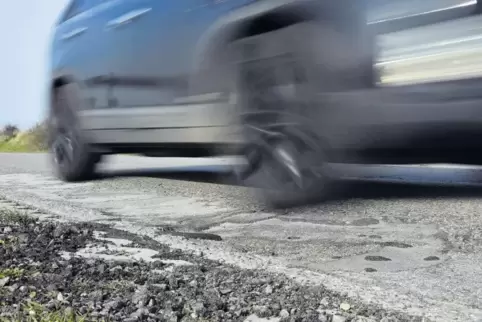 Nach 20 Jahren schon ein Sanierungsfall: die Westrandstraße.