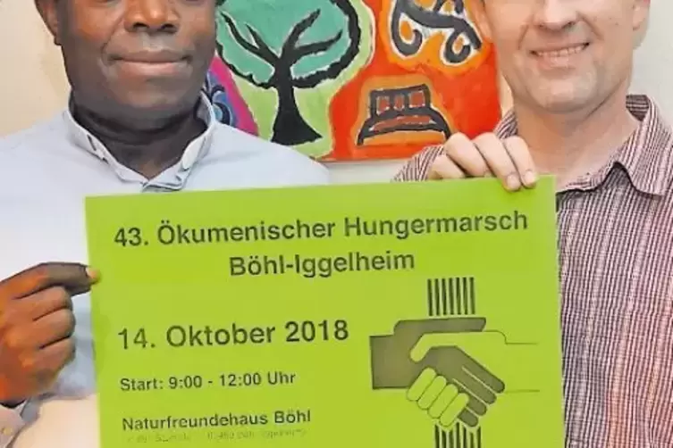 Pater Gabriel mit Hungermarsch-Organisator Stefan Endres.