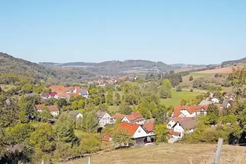Aus drei mach eins: Blick auf Matzenbach mit den Ortsteilen Matzenbach (rechts und vorne), Eisenbach (links) und, im Hintergrund