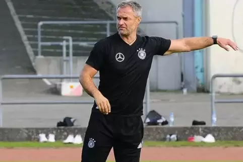 Trainer der deutschen U16-Nationalmannschaft: Christian Wück, ehemals Bundesligastürmer beim 1. FC Nürnberg und beim Karlsruher 