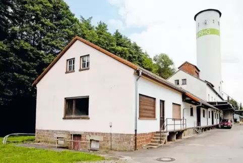 Die Idee, das frühere Raiffeisengebäude zur integrativen Begegnungsstätte umzugestalten, stammt ursprünglich aus der Dorfmoderat