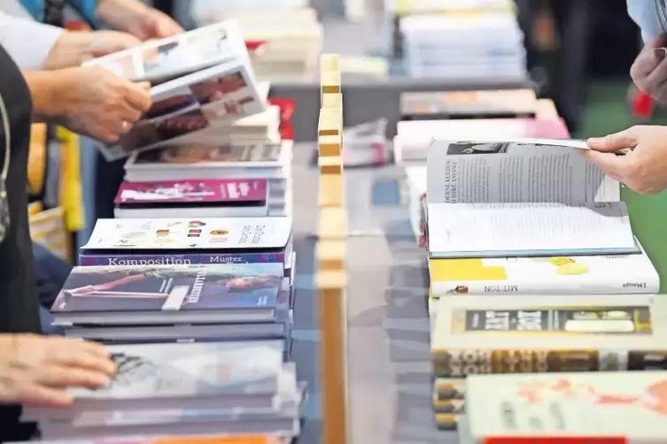Noch bis morgen kann man sich auf der Frankfurter Buchmesse über Neuerscheinungen informieren.