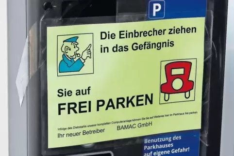 Seit einem Einbruch vor zwei Wochen ist die Schranken- und Kassentechnik lahmgelegt.