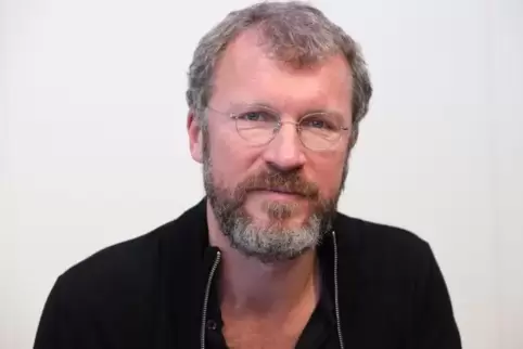  Andreas Maier wurde vor allem durch sein auf elf Teile angelegtes Romanprojekt „Ortsumgehung“ bekannt.  Foto: Imago/Hoffmann